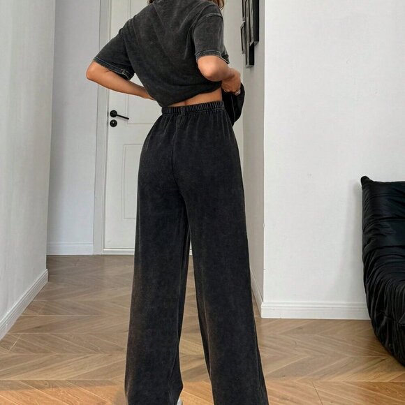 Black Casual Women's Crew Neck Short Sleeve Straight Leg Pants - Picture 2 of 6